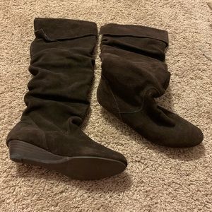 Brown boots with wedge heel size 6